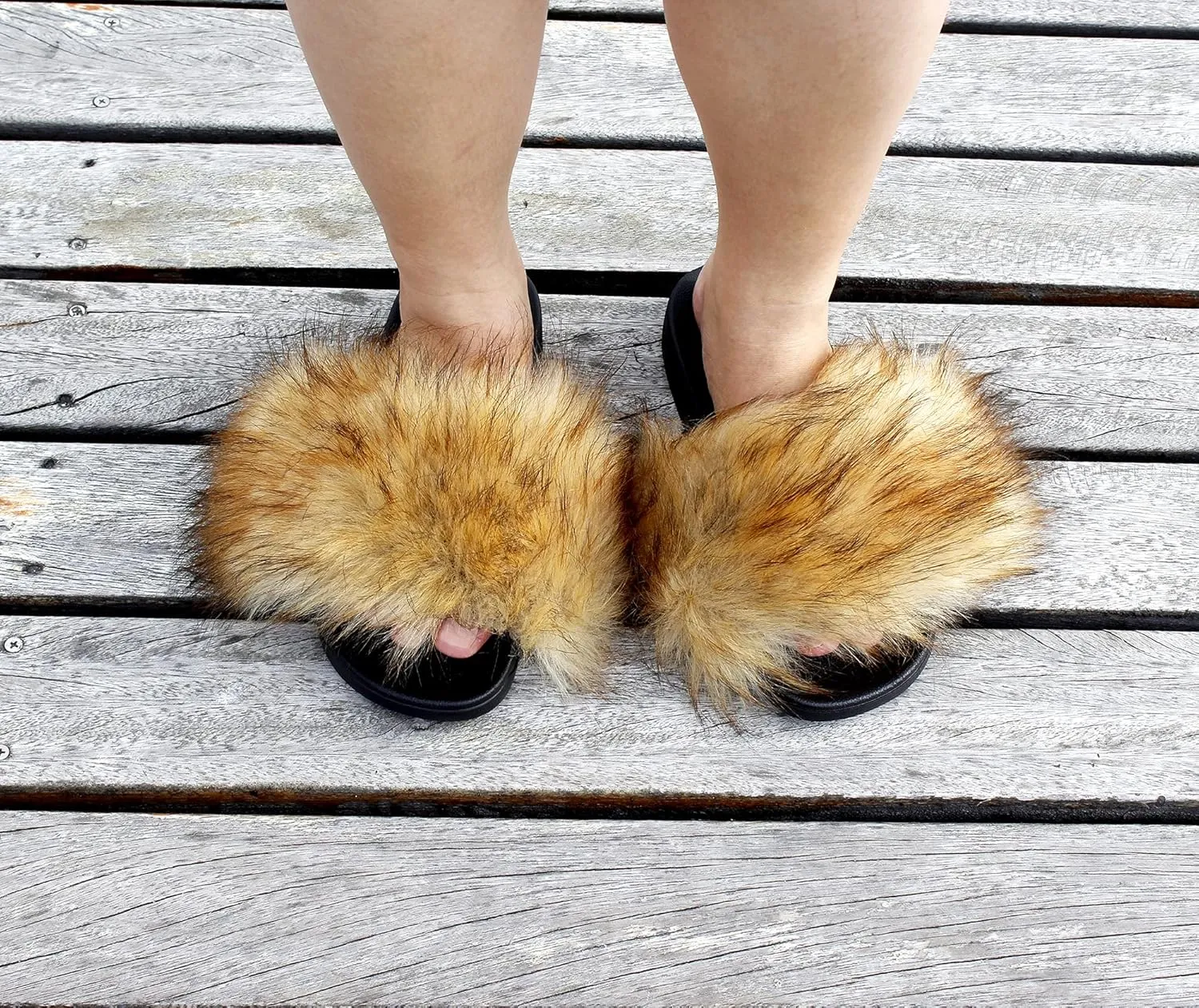Faux Fur Slides for Women, Fuzzy Slippers Fluffy Sandals Furry House Shoes Indoor Outdoor